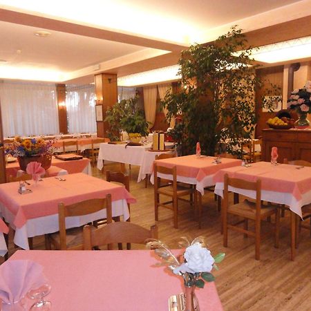 Albergo Ristorante Cima I Pra' Ponte nellʼAlpi Kültér fotó
