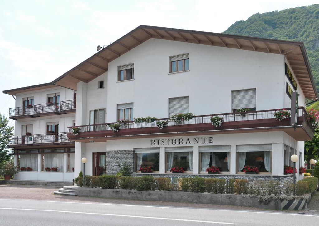 Albergo Ristorante Cima I Pra' Ponte nellʼAlpi Kültér fotó